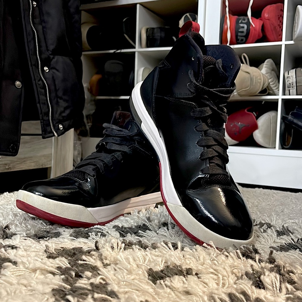 Jordan Air Imminent
Black Gym Red White